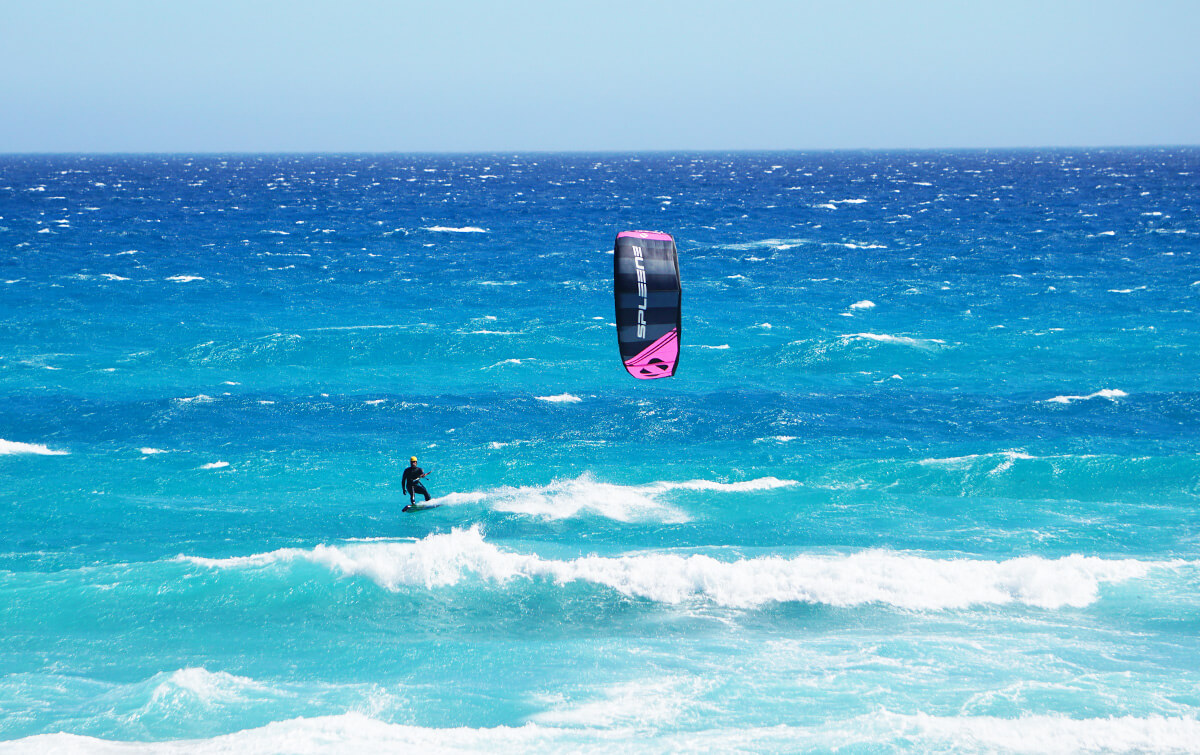 PUNK Kite on the water - SPLEENE Kiteboarding